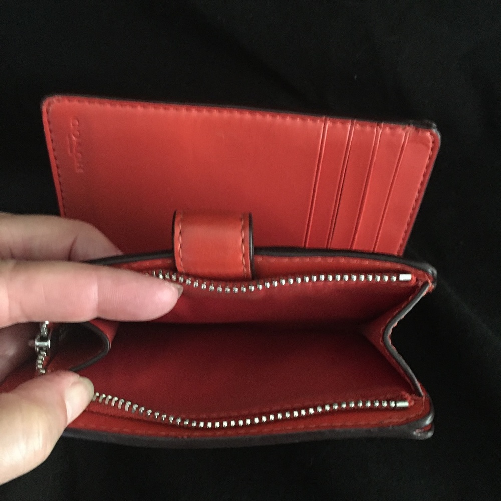 Coach Logo Wallet - Picture 3 of 3